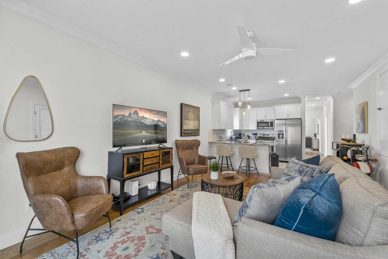 517 Bergen Street - Photo 2 of 9