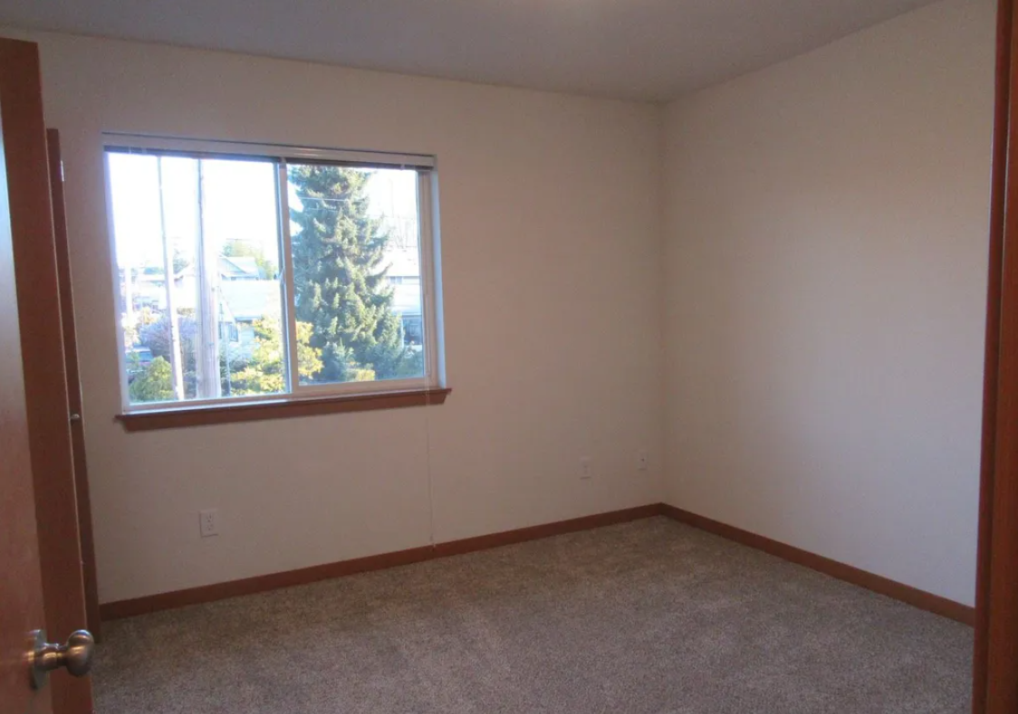 Eureka Townhomes - Photo 5 of 10