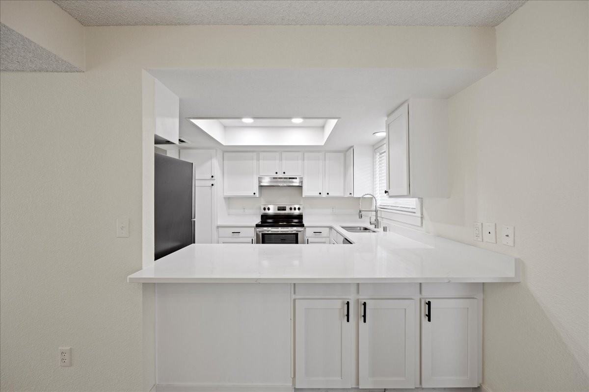 Harper on Hood - Photo 3 of 9