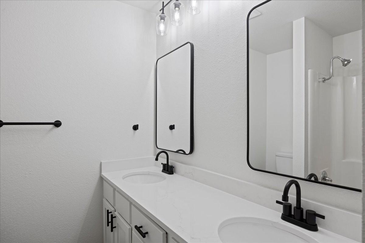 Harper on Hood - Photo 5 of 9