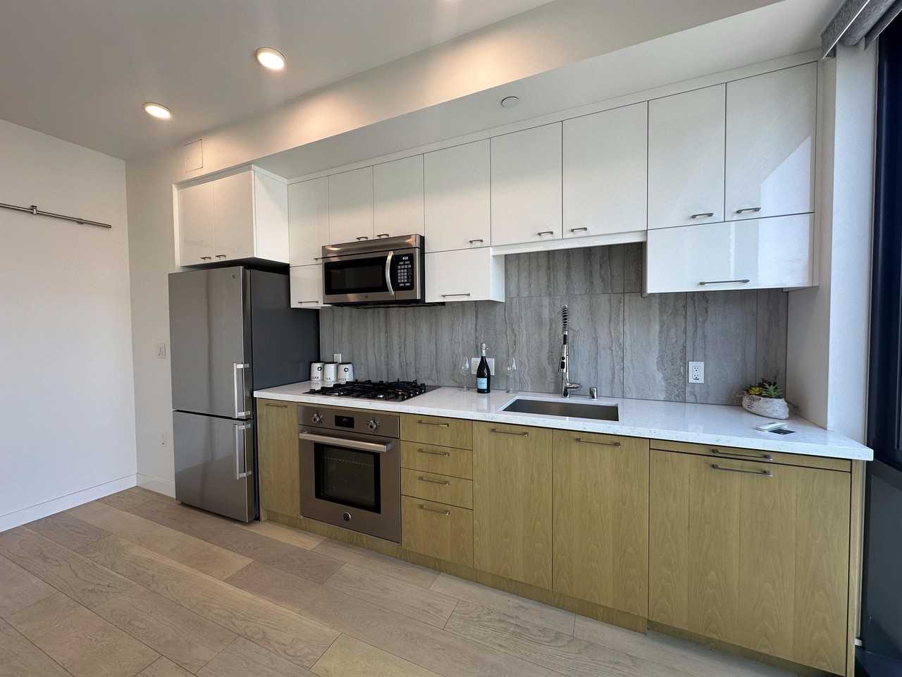 400 South Broadway 1004 - 1 #1 - Photo 4 of 11