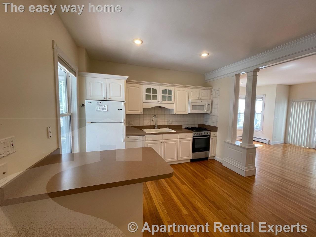 9 Locke St #1 - Photo 2 of 15