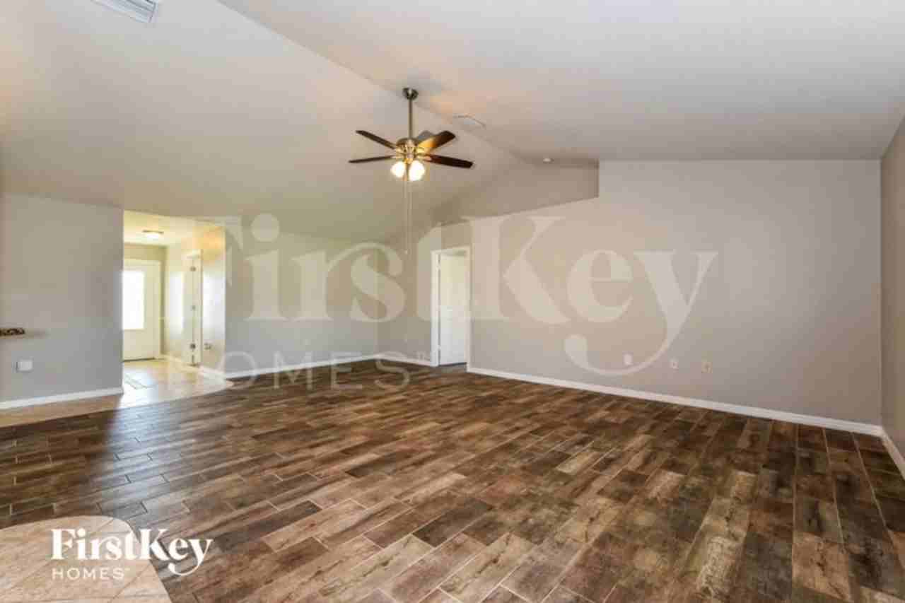 1629 N Gator Cir - Photo 2 of 15