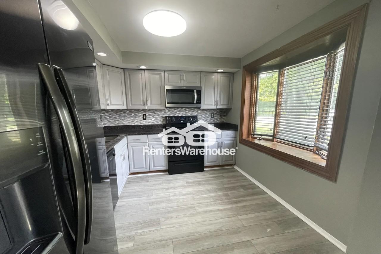 2011 Wintergreen Pl - Photo 2 of 15