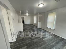 202 N Ash St - Photo 1 of 1