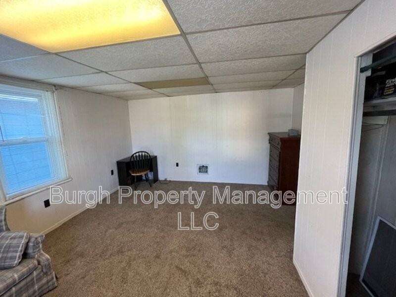 302 S 11th St - Photo 5 of 11