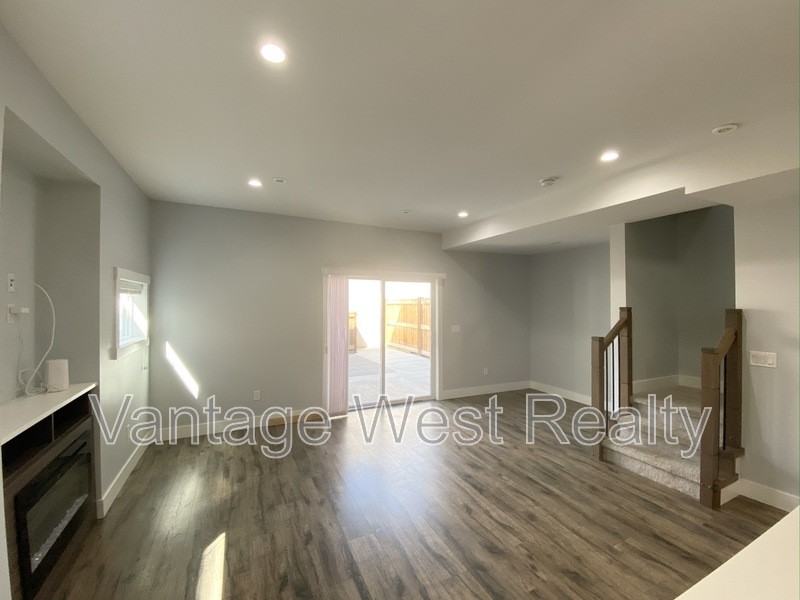 201 Martin Ave - Photo 7 of 36