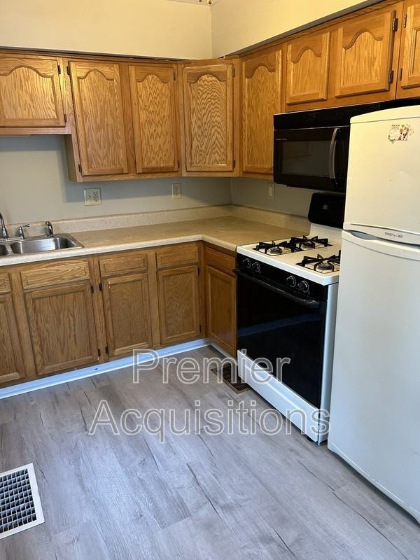 3226 Hawthorne Blvd - Photo 3 of 8