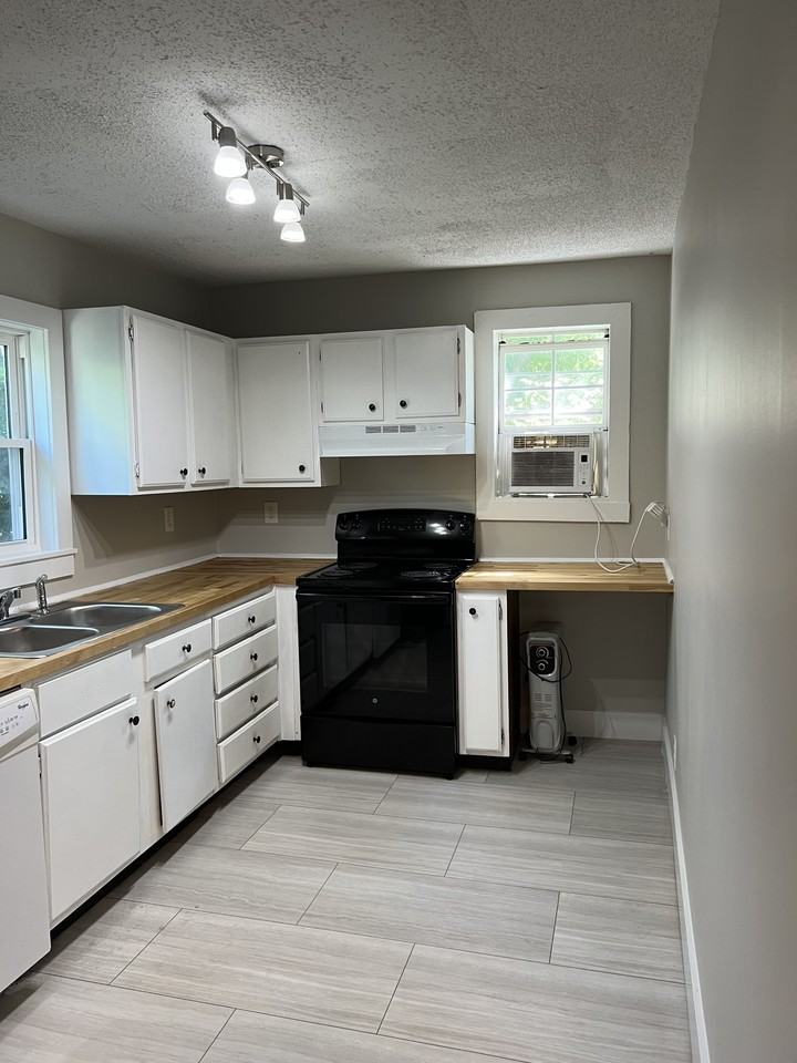 1315 S High St #B - Photo 7 of 9