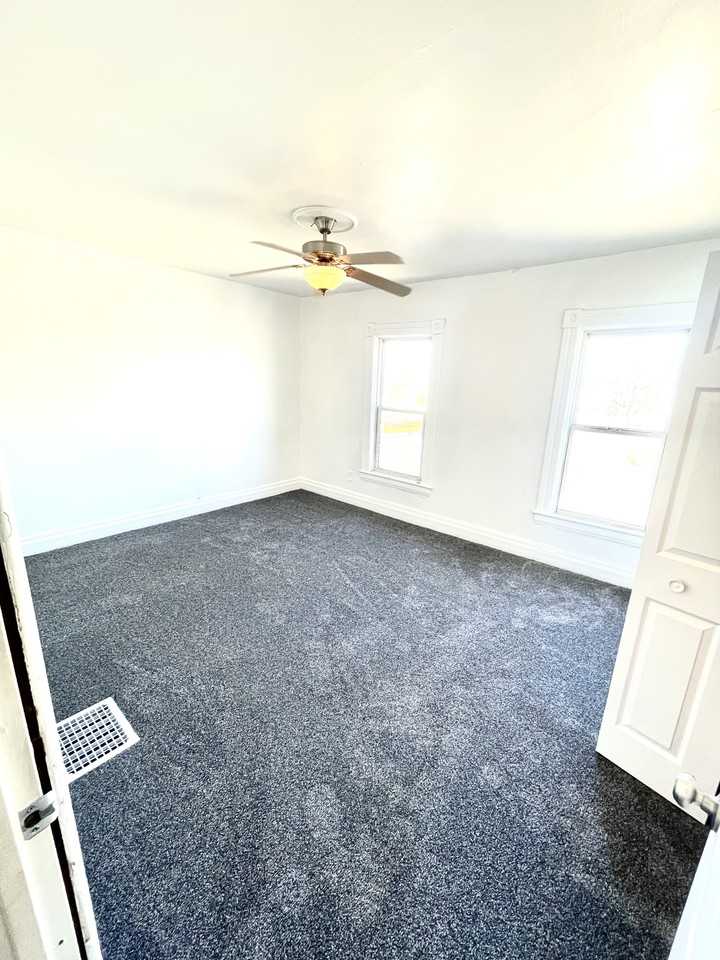 368 S Foley Ave #1 - Photo 4 of 5