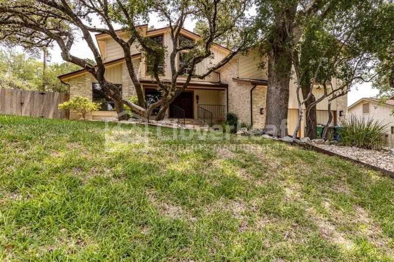 2907 Burnt Oak St - Photo 2 of 50