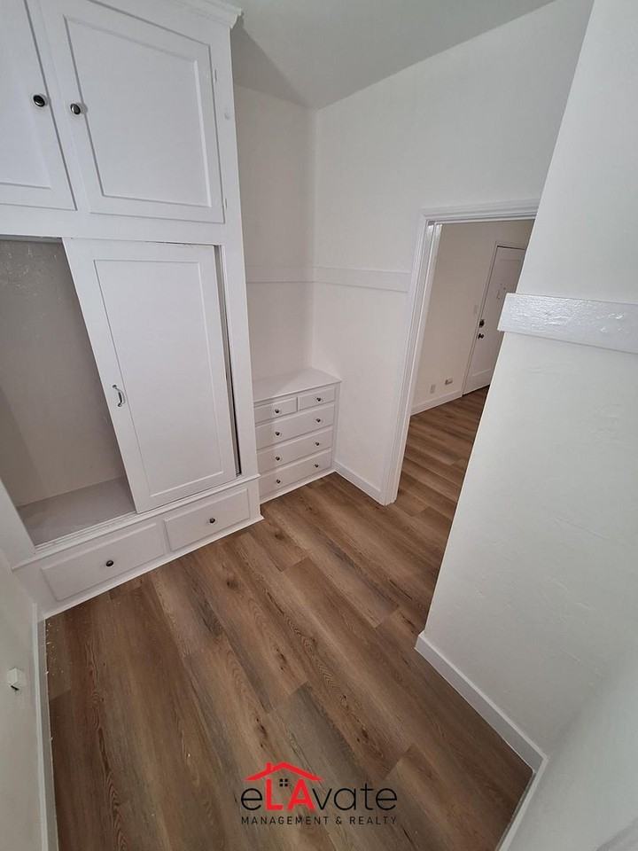 129 S Oakhurst Dr. - Photo 3 of 15