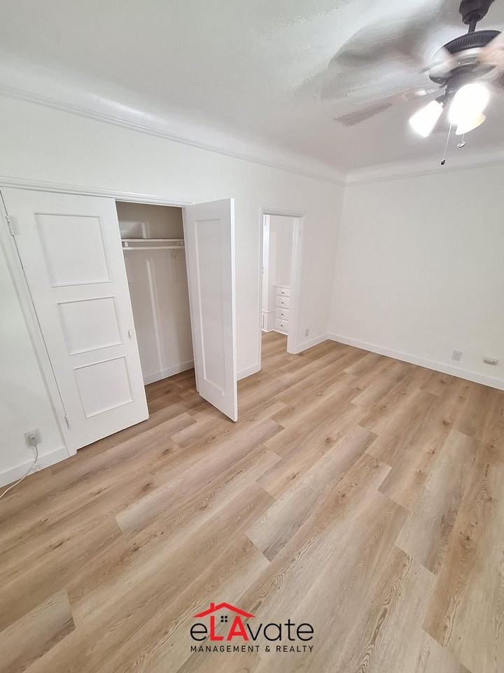 129 S Oakhurst Dr. - Photo 4 of 15