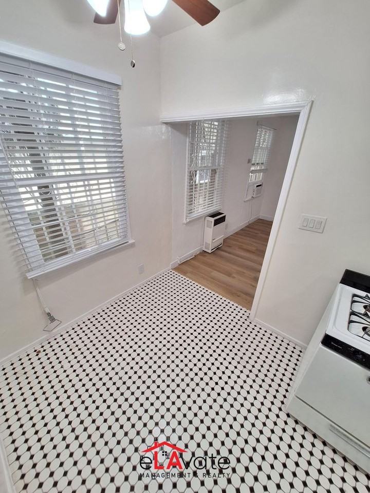 129 S Oakhurst Dr. - Photo 5 of 15