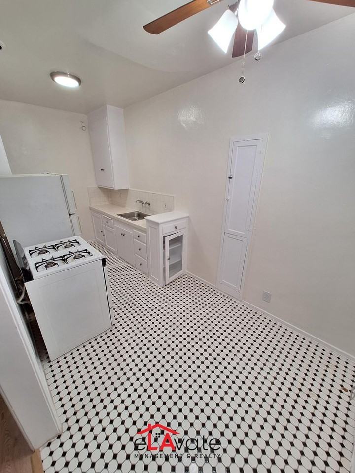 129 S Oakhurst Dr. - Photo 6 of 15