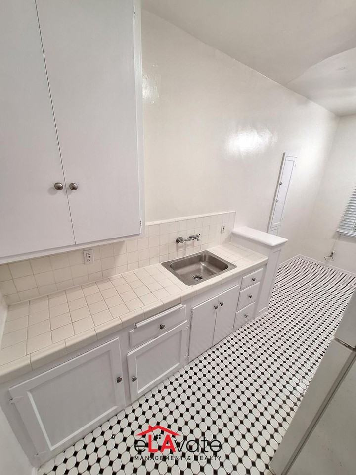 129 S Oakhurst Dr. - Photo 7 of 15