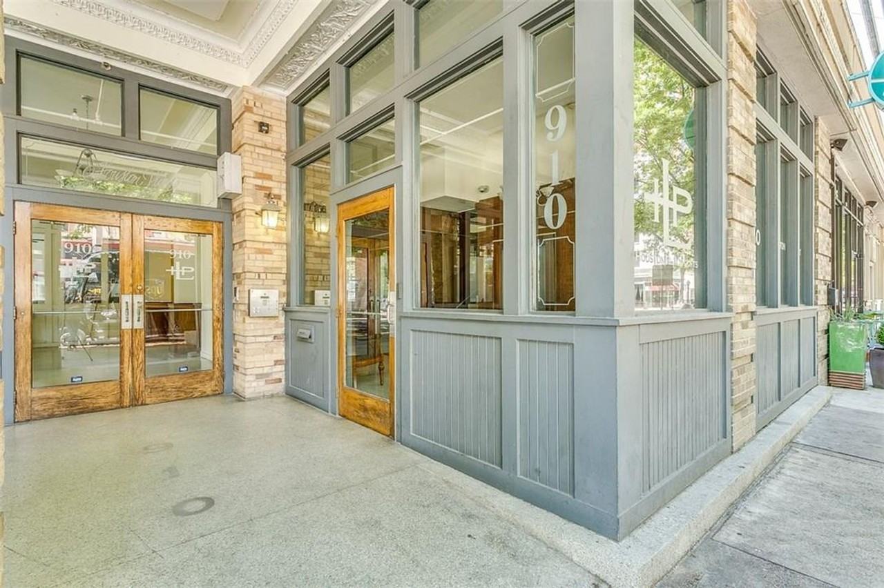 910 Houston St - Photo 3 of 26