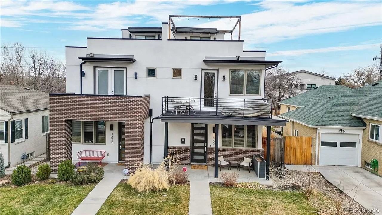 1350 Ivy St - Photo 2 of 47