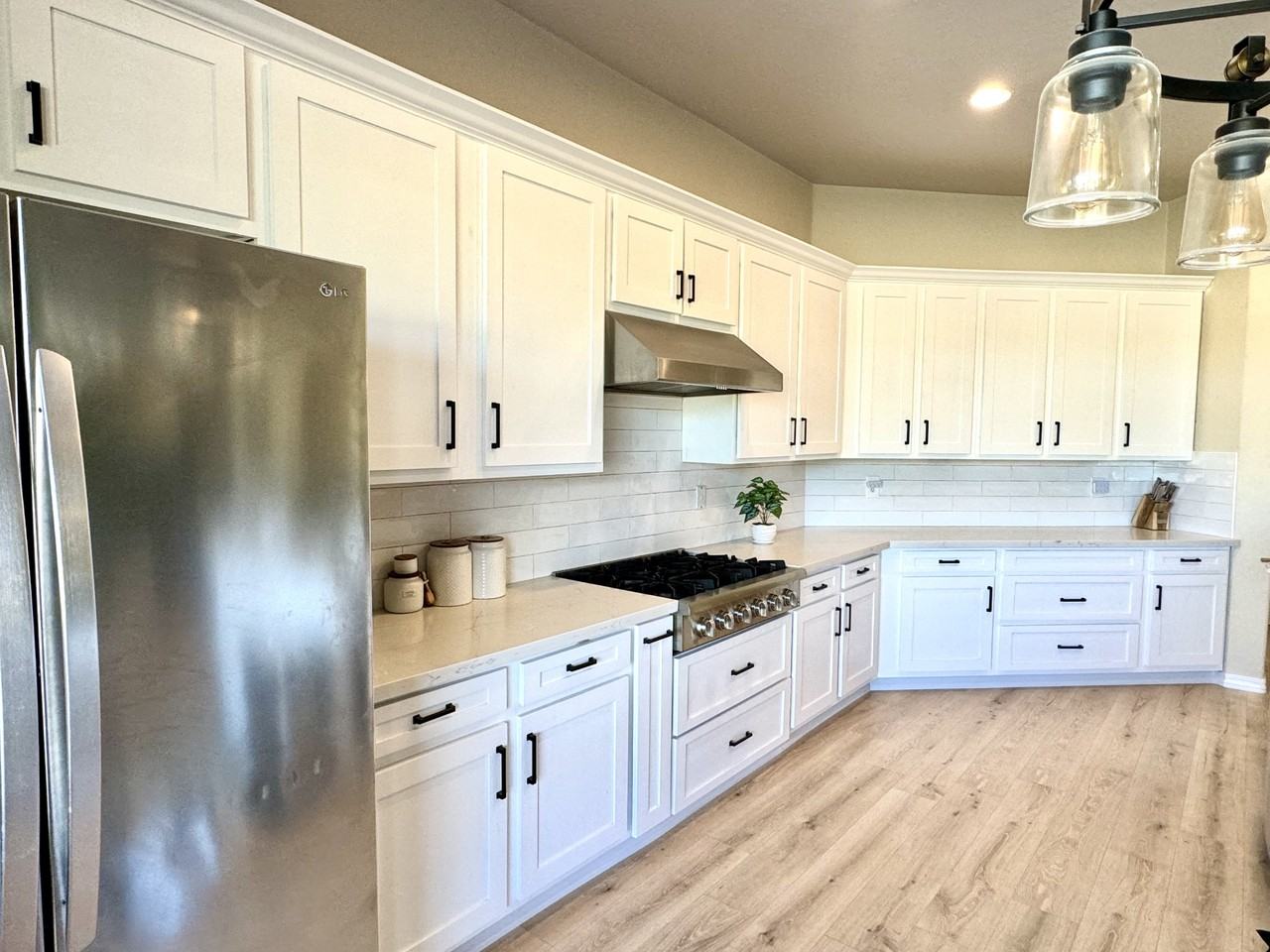 1515 N Los Alamos Cir - Photo 2 of 20