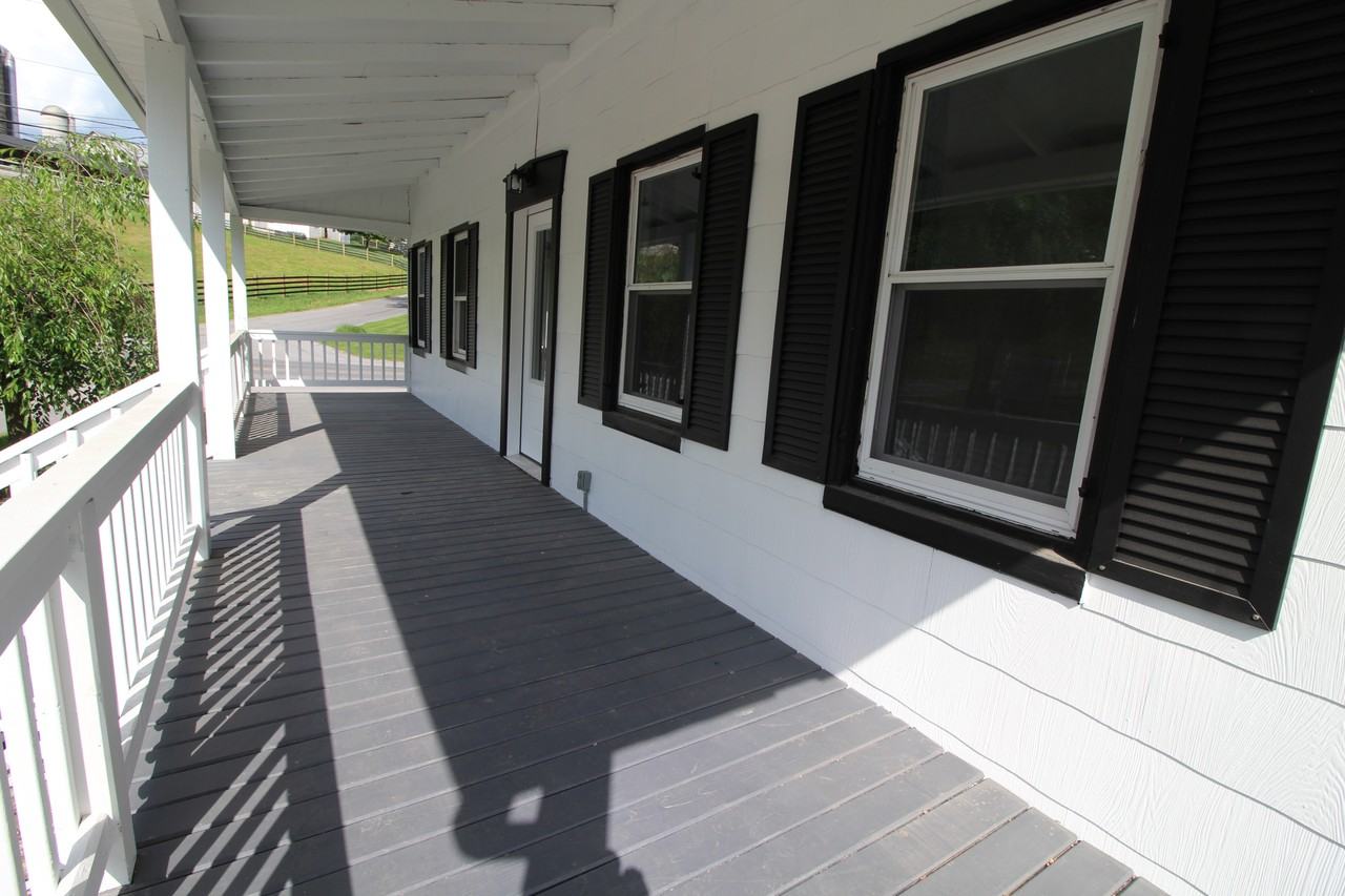 24 Greentree Rd - Photo 2 of 15