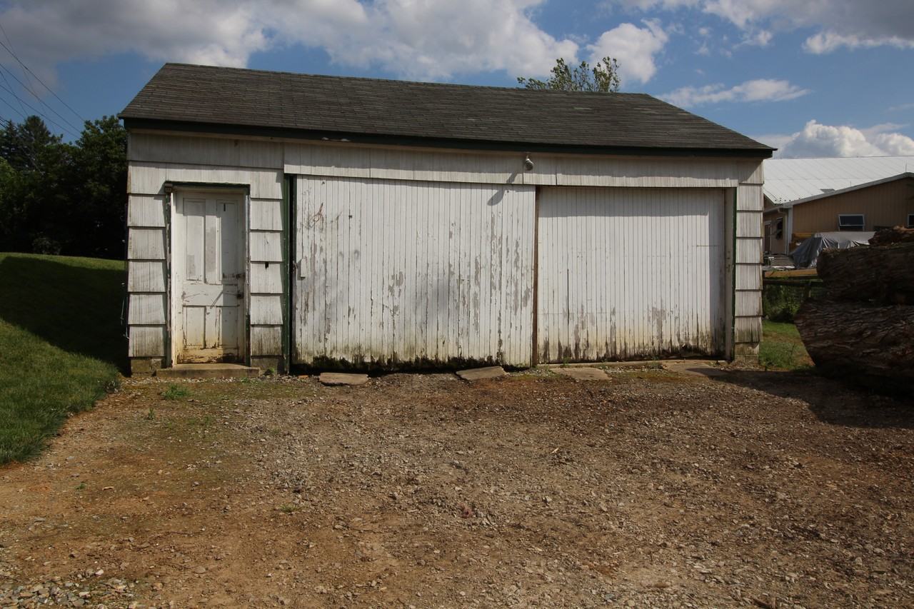 24 Greentree Rd - Photo 3 of 15