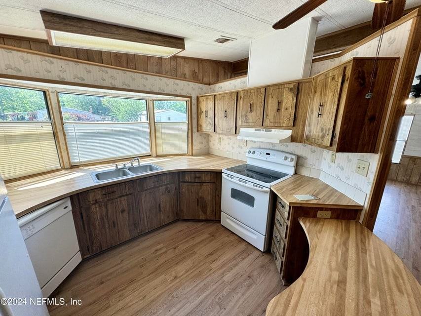 7633 Plumwood Dr - Photo 2 of 23
