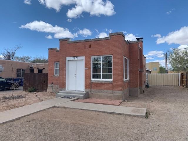 2121 Coal Pl Se - Photo 2 of 18