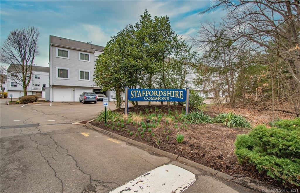 17 Staffordshire Commons Dr #17 - Photo 3 of 35