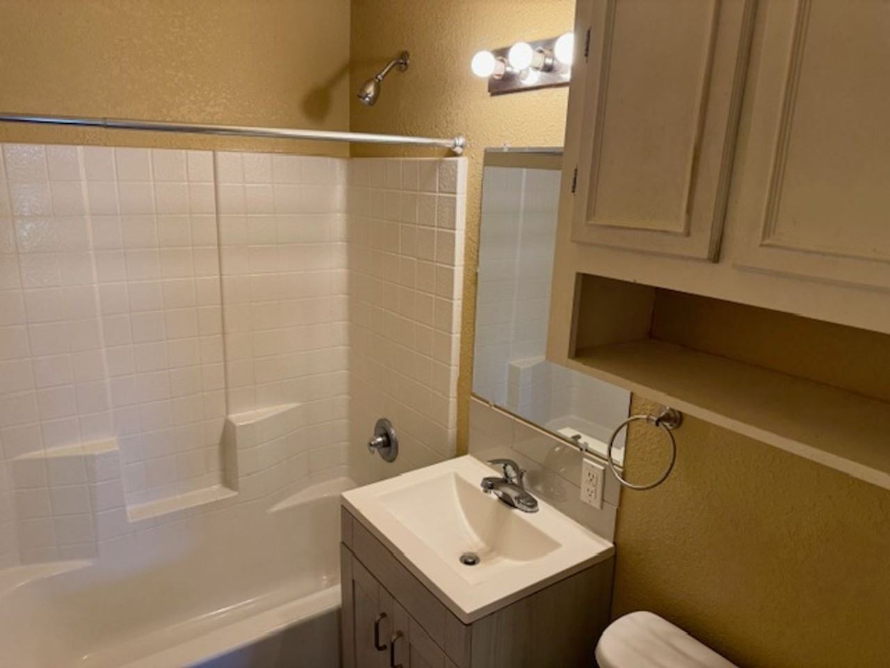 306 E Mosier St - Photo 7 of 15