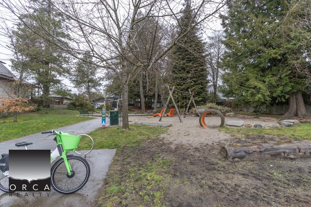 639 5th St E - Photo 2 of 26