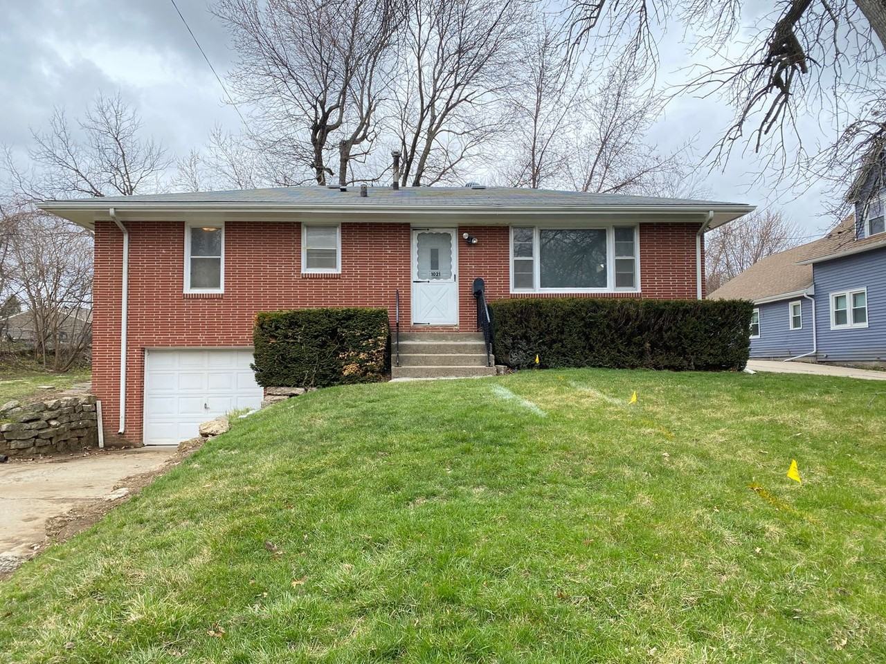 1021 Virginia Ave - Photo 2 of 20