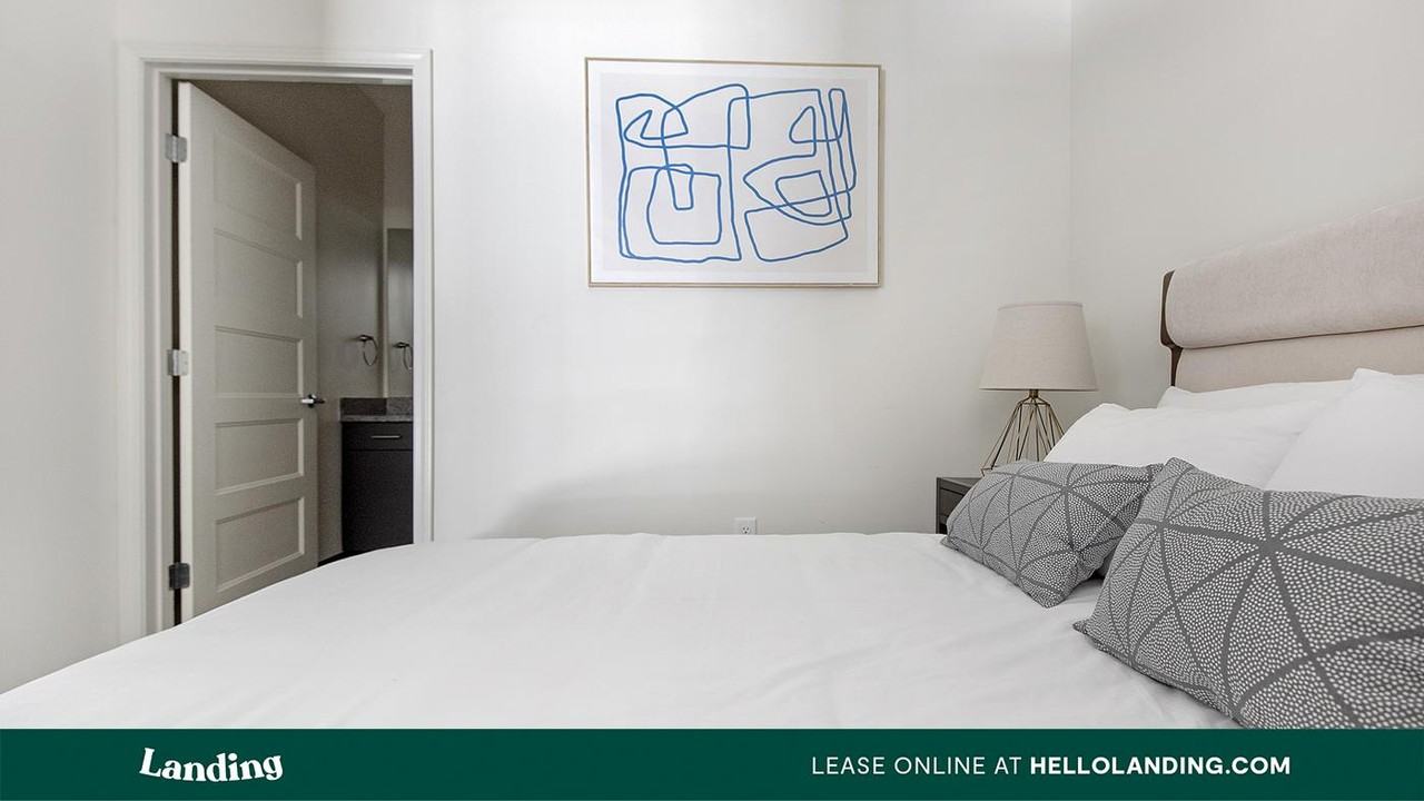 1014 Spruce St - Photo 4 of 50