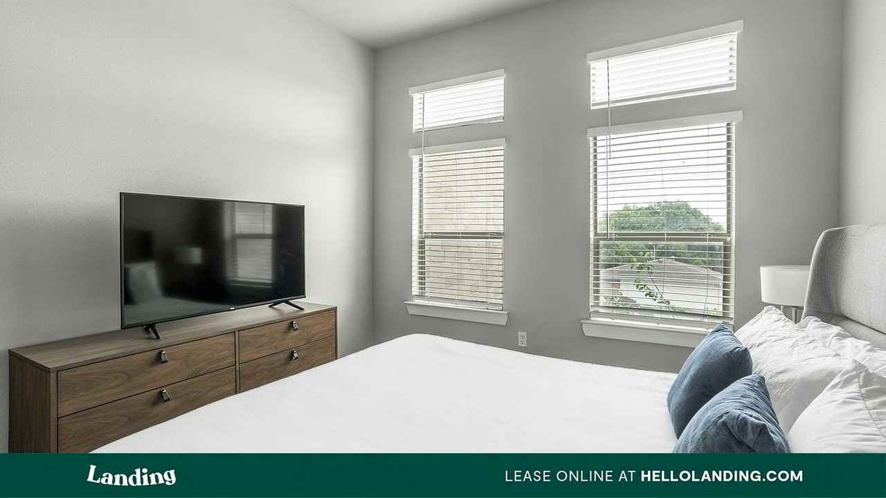 18101 Point Lookout Dr. - Photo 4 of 50