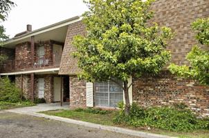 featured image of 3003 Greenbriar Terrace Apartments:  3003 W. 27th Ave