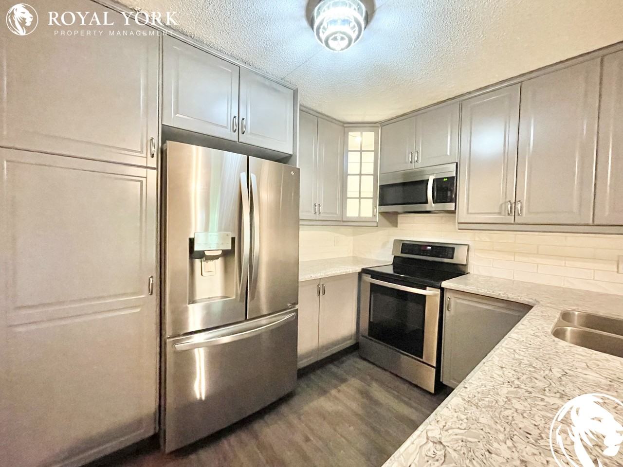 123-2030 Cleaver Avenue, Burlington, Ontario L7M 4C3 - Photo 3 of 20