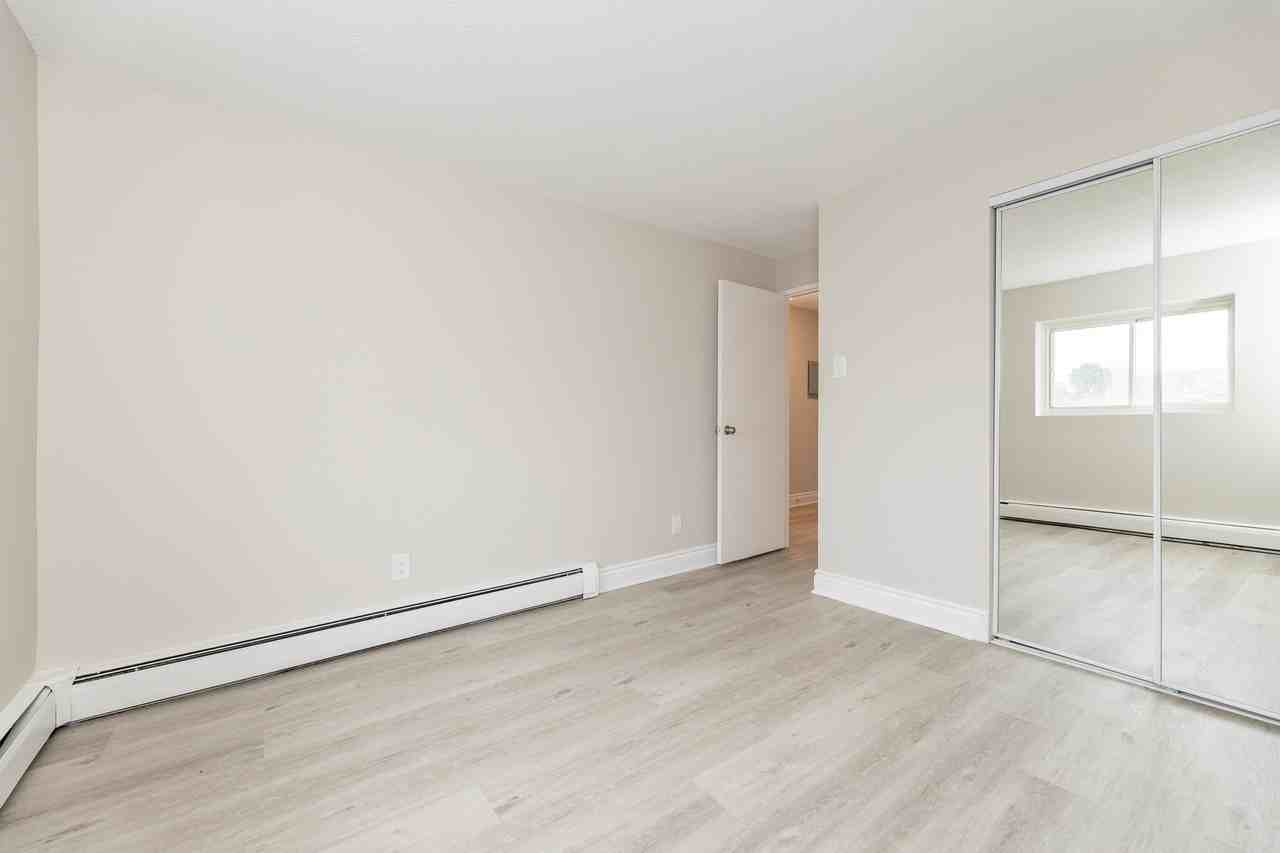 215 Clarence Street Apartments 215 Clarence St, Ottawa, ON K1N 5P9