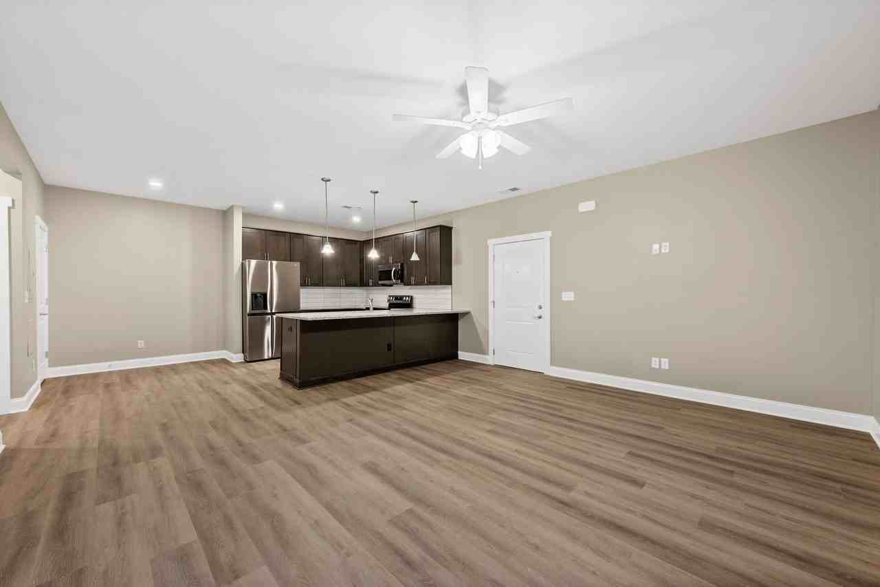 Lost River Cove Apartments - Photo 5 of 36