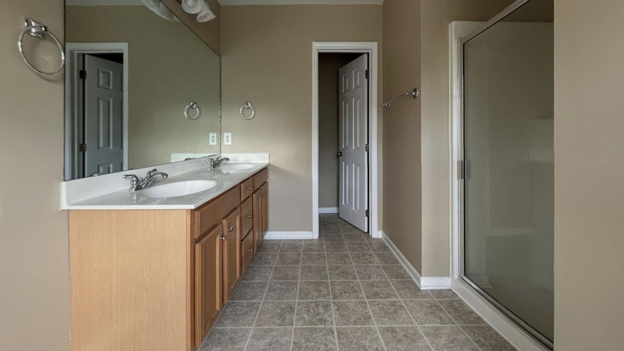 131 Red Leaf Blvd - Photo 5 of 15