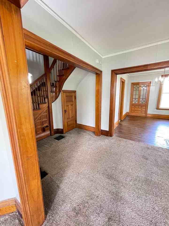 207 East 7th Street - Photo 2 of 20