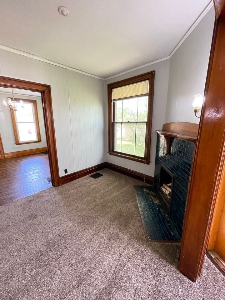 207 East 7th Street - Photo 4 of 20