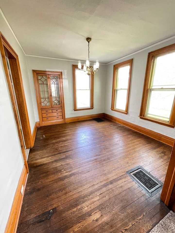 207 East 7th Street - Photo 5 of 20