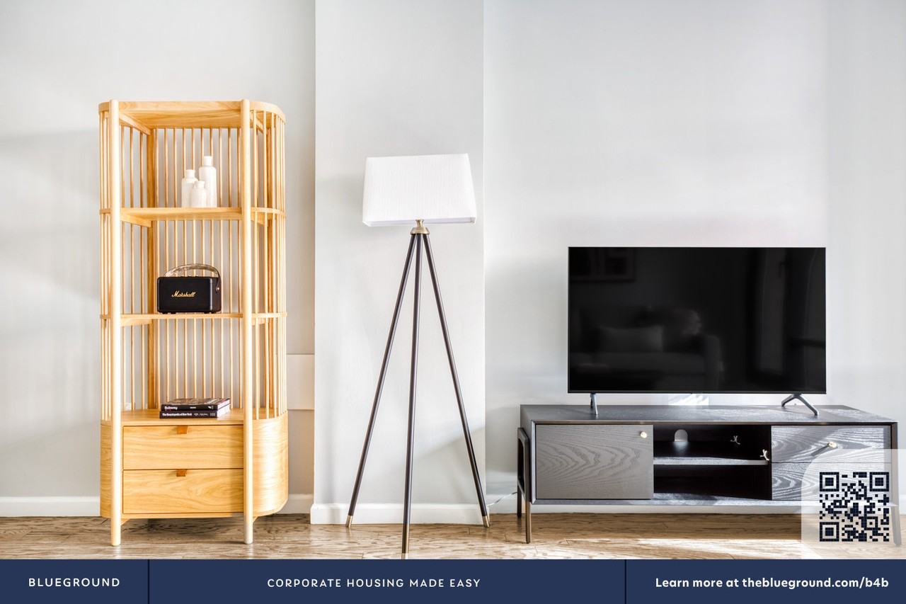 120 West 23rd Street - Photo 6 of 58