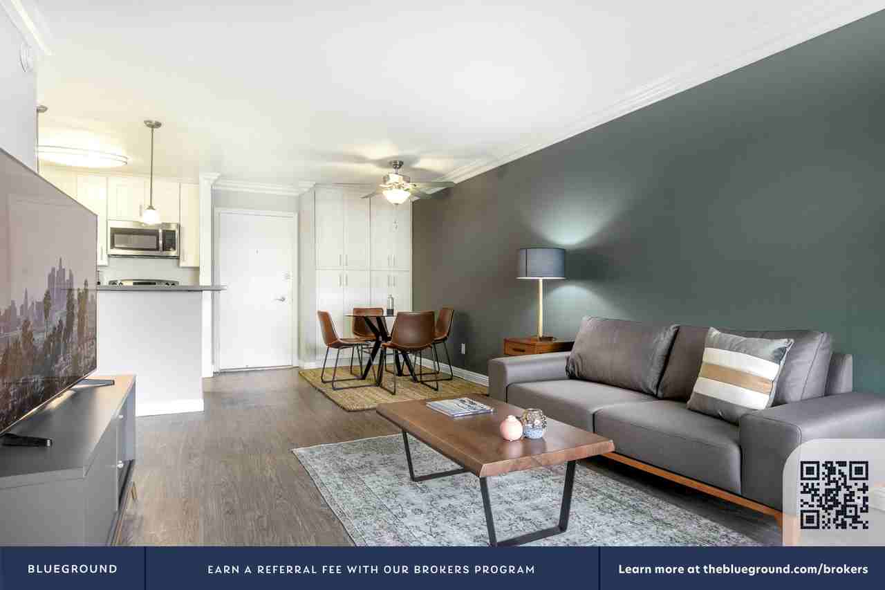 3640 South Sepulveda Boulevard - Photo 4 of 41