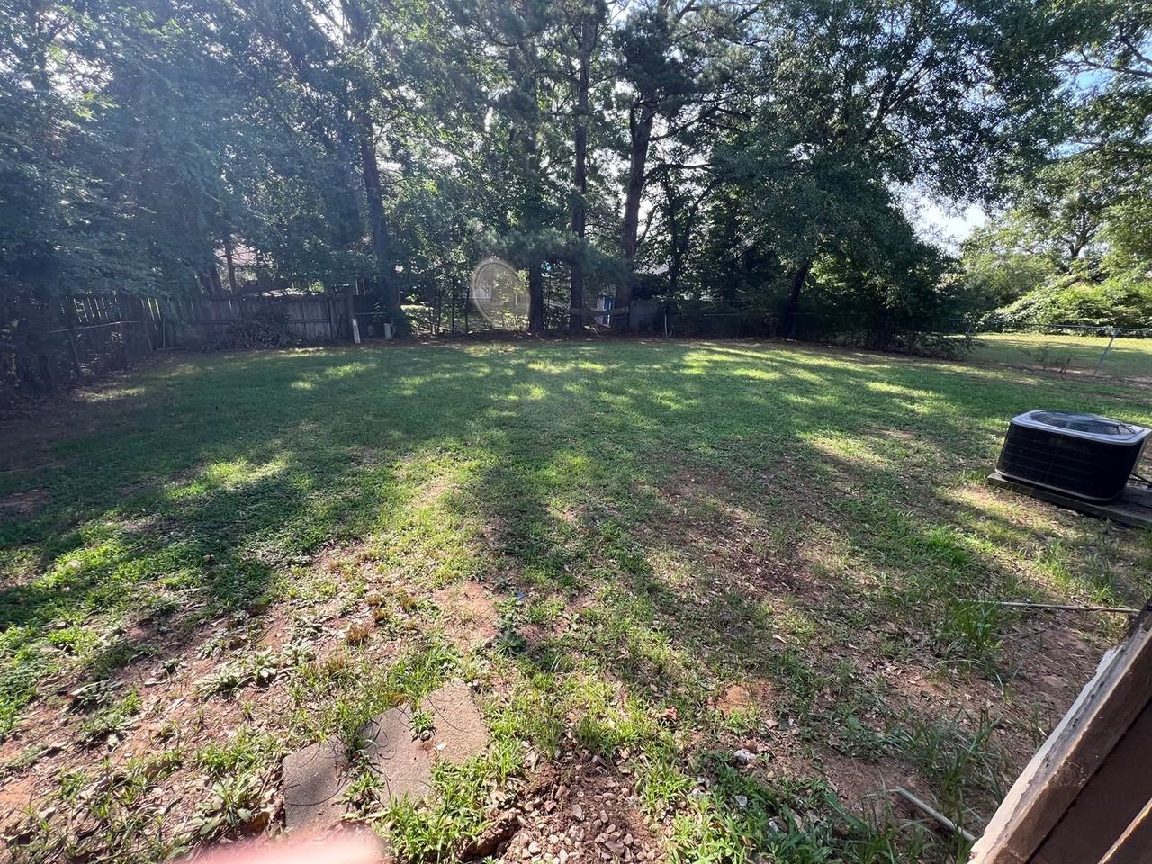 322 Oak Ln - Photo 2 of 14