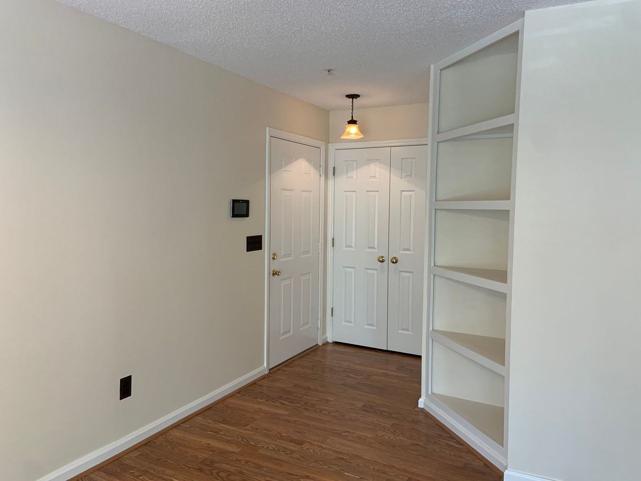 5012 Lawndale Dr Unit B - Photo 3 of 15