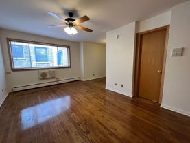 417 W. Roscoe - Photo 1 of 1