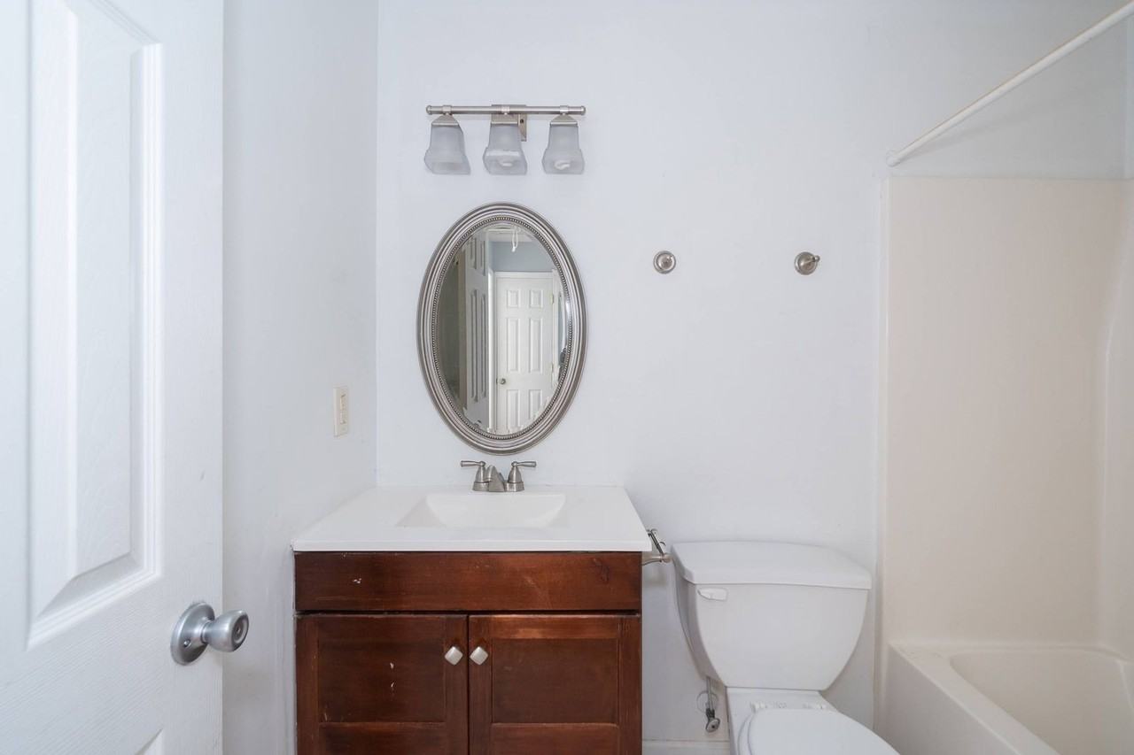 304 Providence Hall Dr - Photo 4 of 20