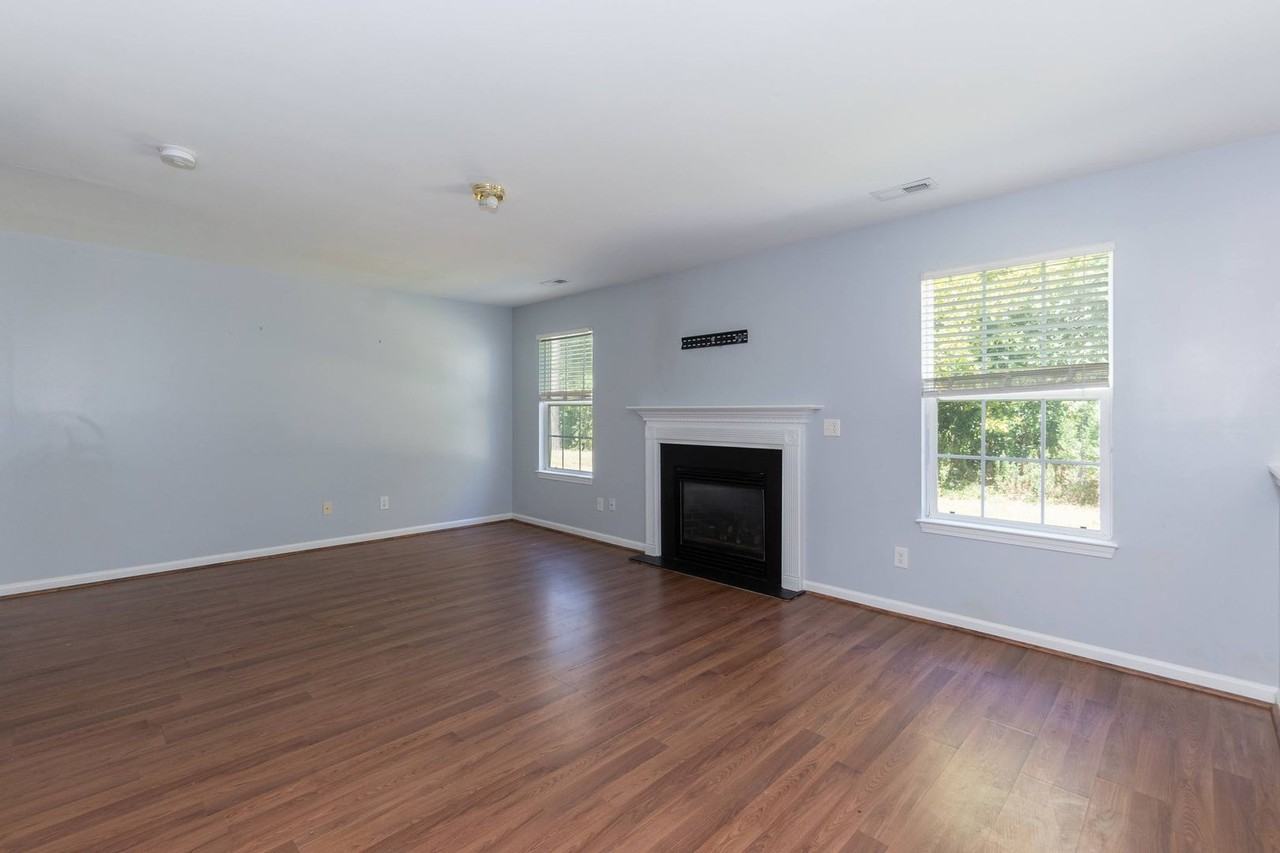 304 Providence Hall Dr - Photo 7 of 20