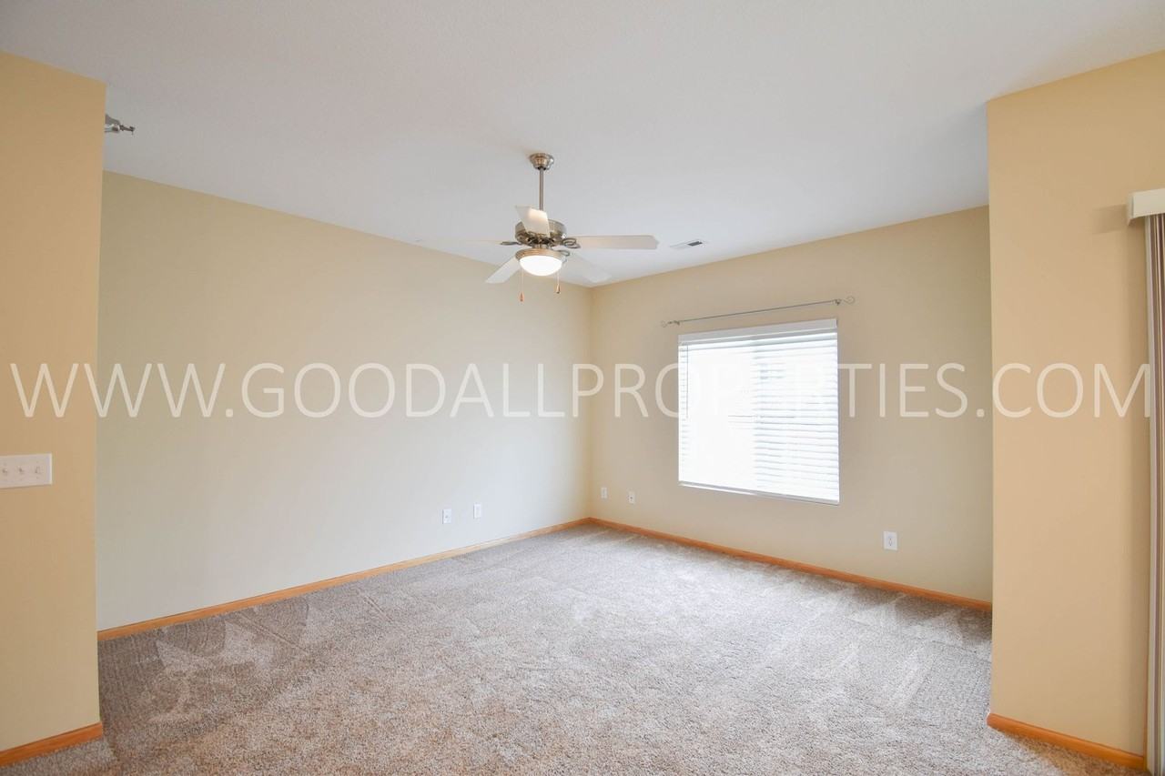 10320 Norfolk Dr #4 - Photo 6 of 21