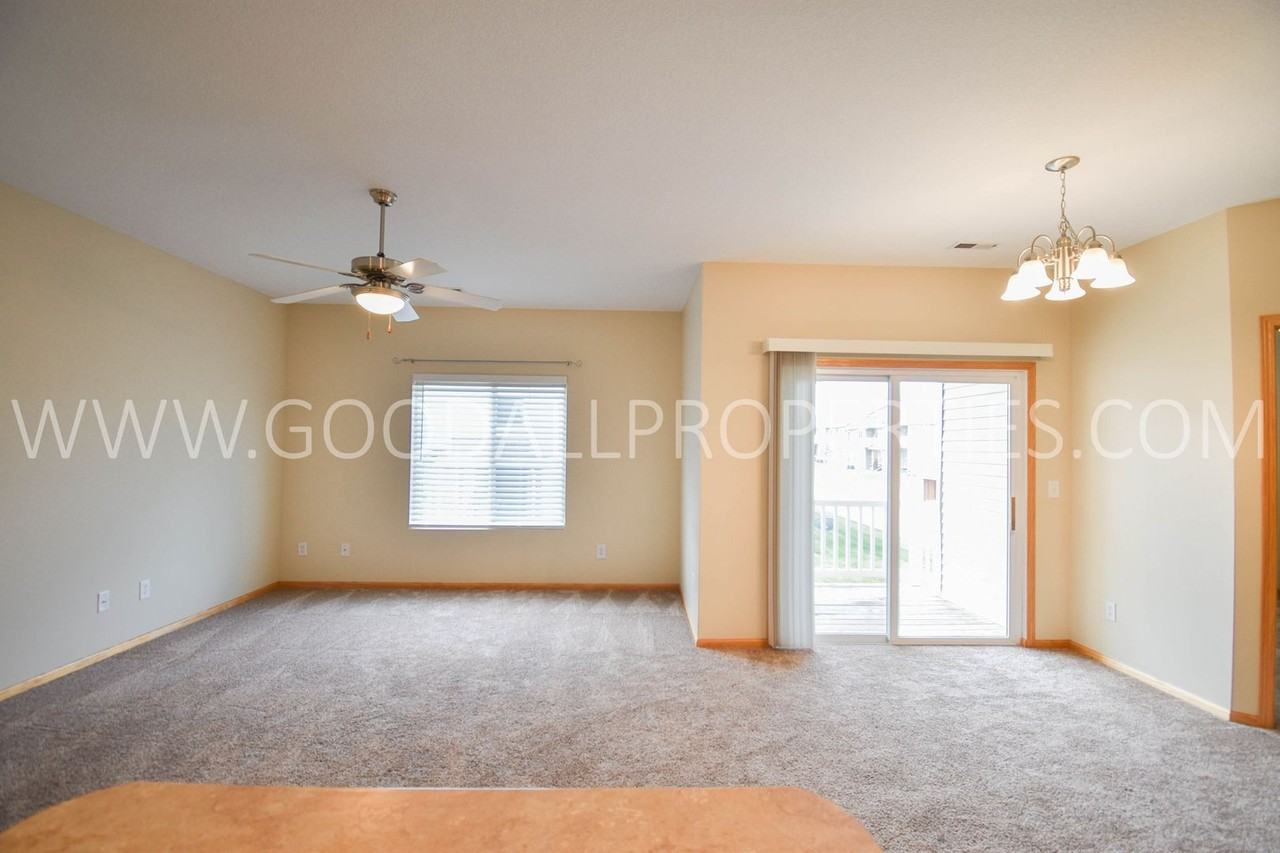 10320 Norfolk Dr #4 - Photo 7 of 21